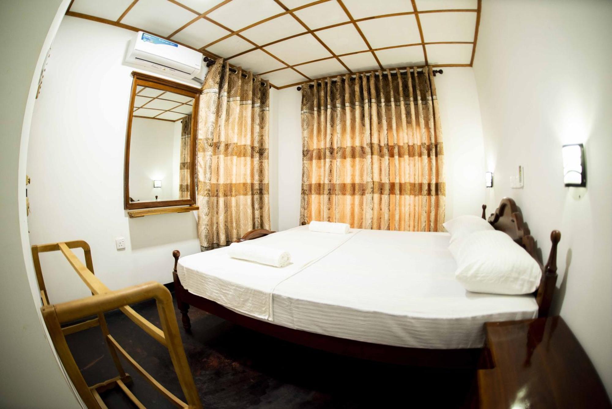 Wildlife Safari House Hotel Udawalawe Bagian luar foto