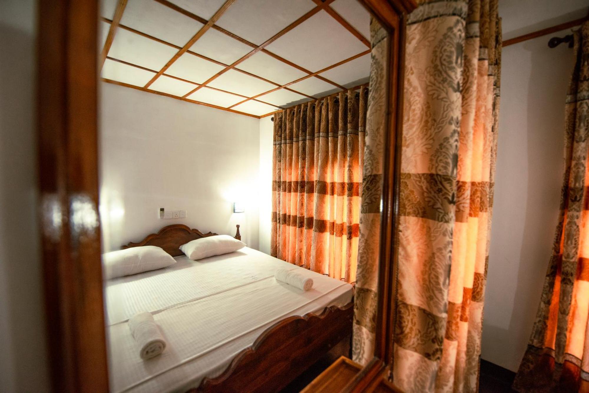 Wildlife Safari House Hotel Udawalawe Bagian luar foto
