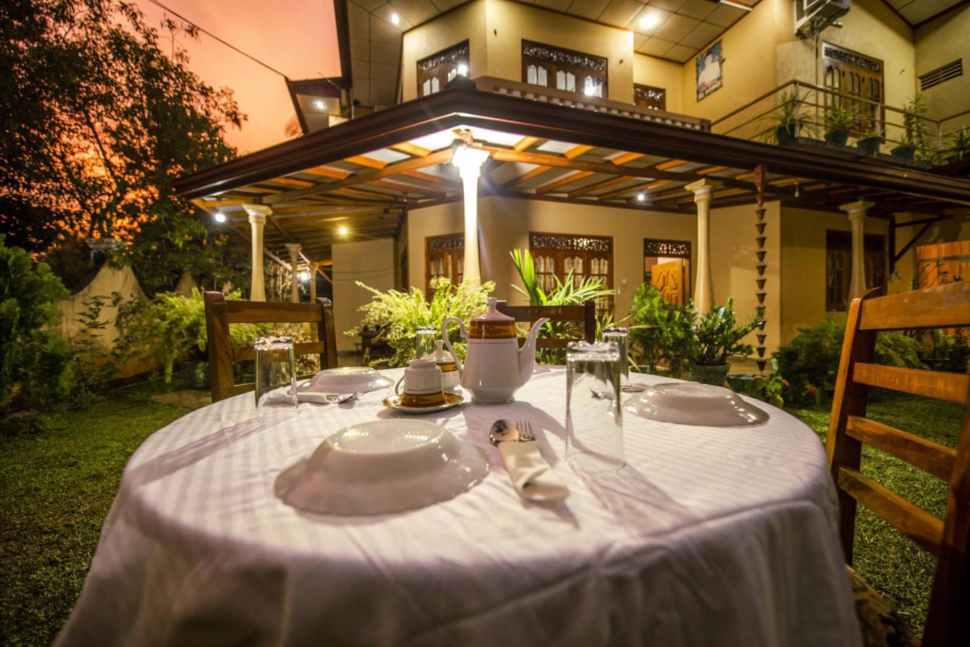 Wildlife Safari House Hotel Udawalawe Bagian luar foto